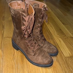 Juniors/woman’s brown boots